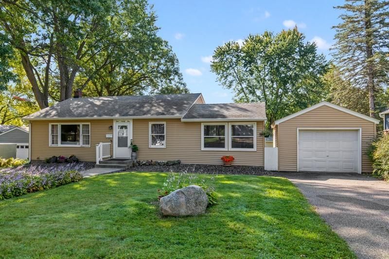 421 Saint Croix Ave W, Stillwater, MN 55082