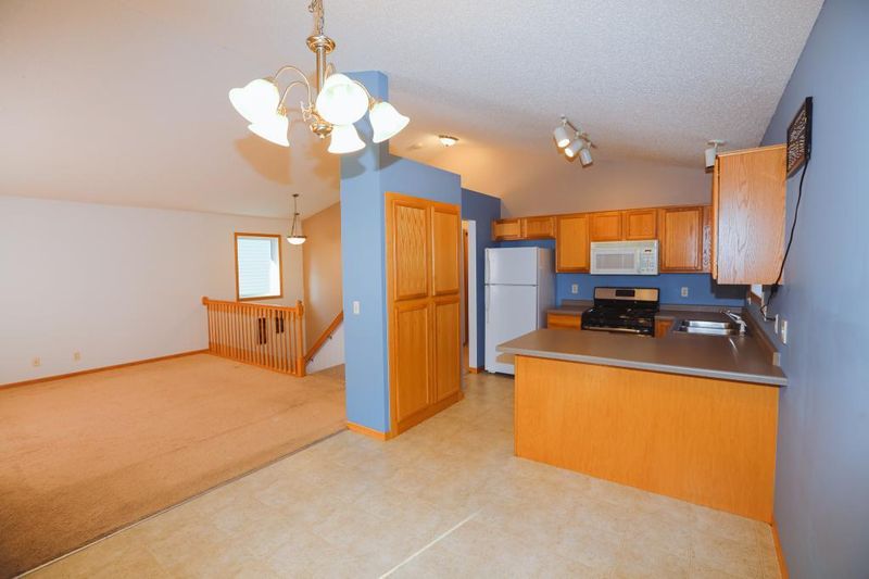 928 Iroquois Ave, Saint Paul, MN 55119