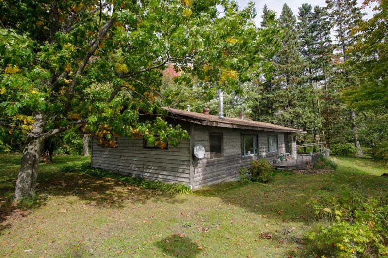 7426 E Crescent Dr, Britt, MN 55710