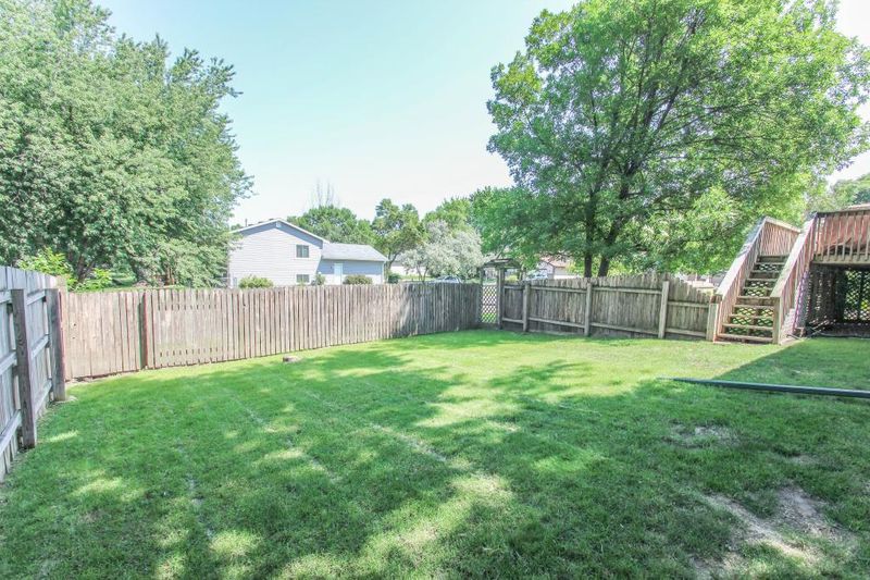 603 Morningside Pl, Vadnais Heights, MN 55127