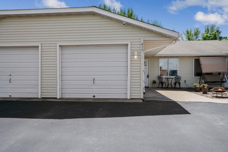 817 Welter Rd SE, Saint Michael, MN 55376