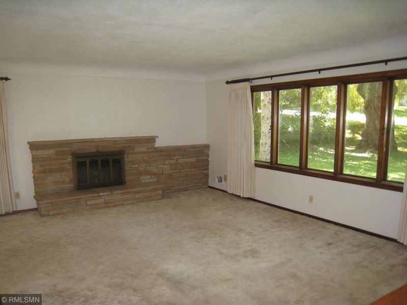 5147 Williston Rd, Minnetonka, MN 55345