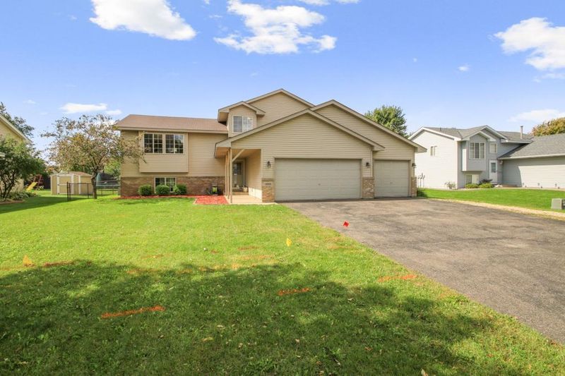 9065 Graystone Ave, Monticello, MN 55362