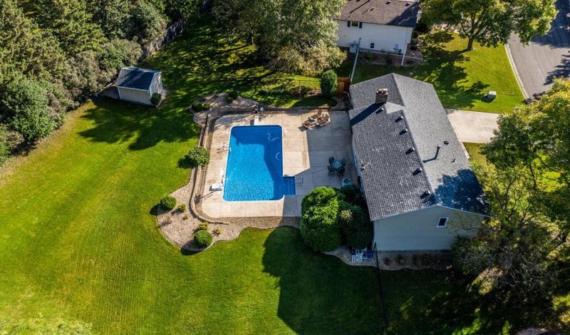 7524 W 100th St, Bloomington, MN 55438