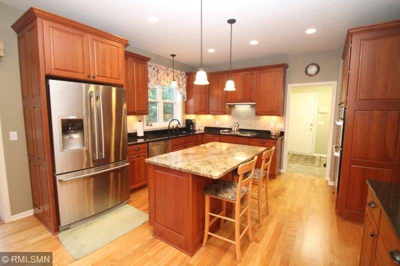 2525 Christian Pw, Chaska, MN 55318