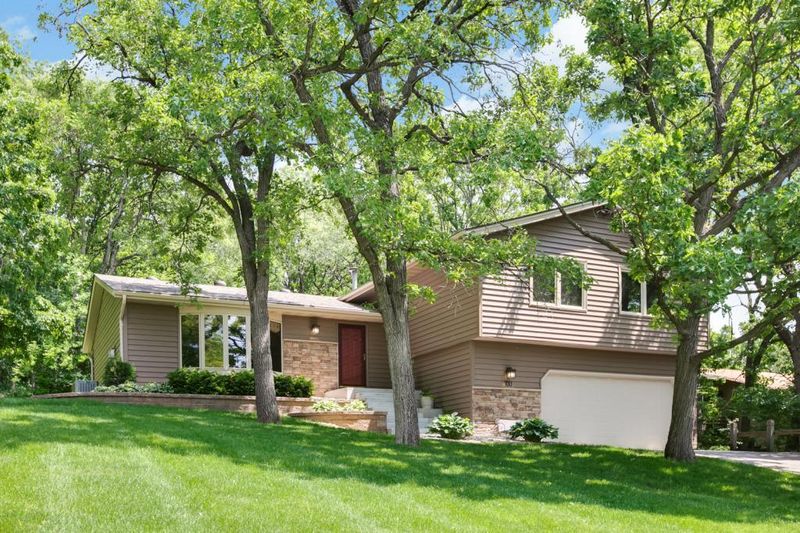 100 Chaparral Ct, Apple Valley, MN 55124