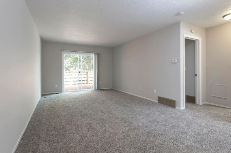 9557 Trail East Rd, Bloomington, MN 55420