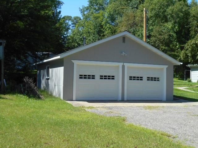 26031 River Rd, Cohasset, MN 55721