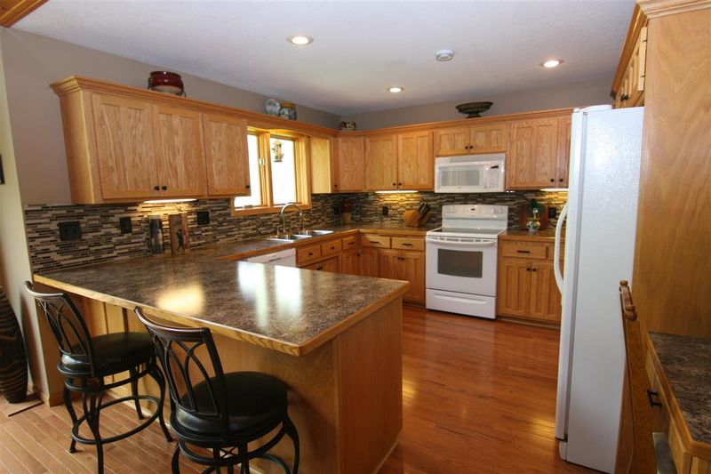 37414 Sugar Bush Trl, Cohasset, MN 55721