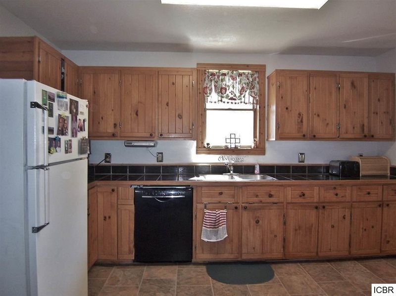 401 Mitchell St, Coleraine, MN 55722