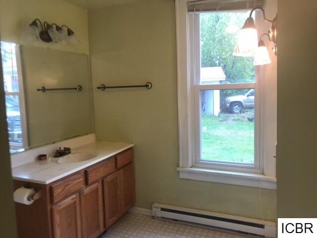 204 S 4th Ave, Walker, MN 56466