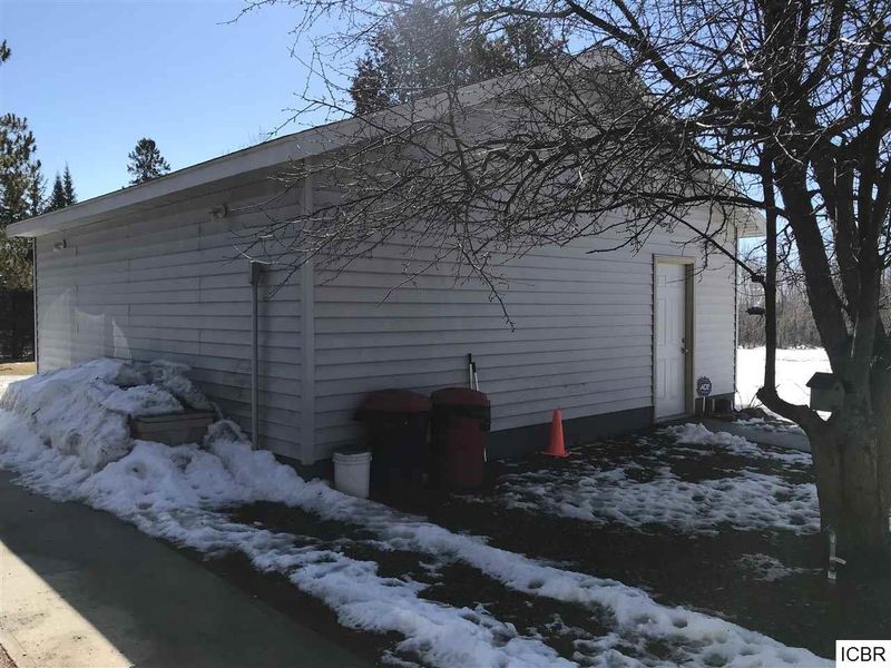 809 NE 2nd St, Deer River, MN 56636