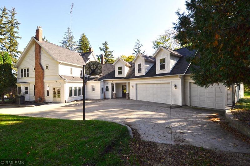 3320 Mayowood Rd SW, Rochester, MN 55902