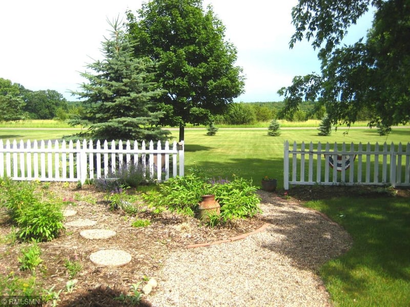 1059 River Rd, Osceola, WI 54009