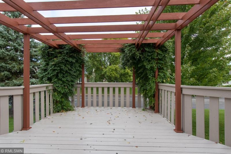 1430 Erickson Dr, Hastings, MN 55033