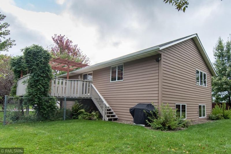 1430 Erickson Dr, Hastings, MN 55033
