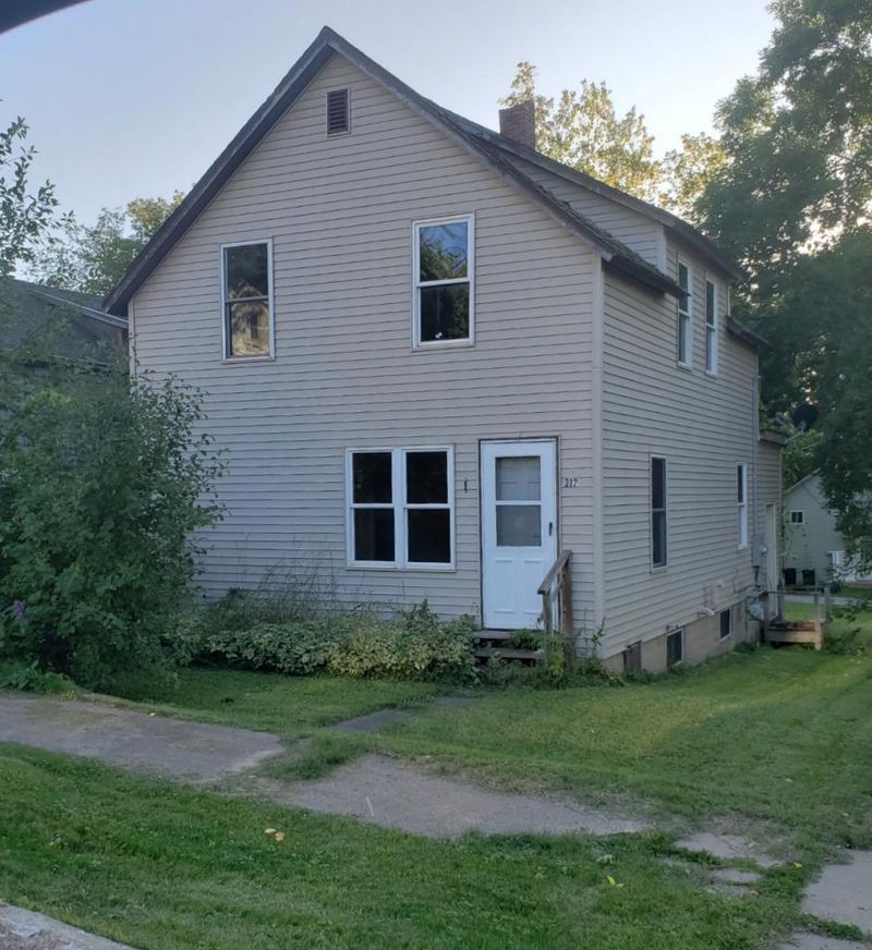 302 6th Ave, Bovey, MN 55709