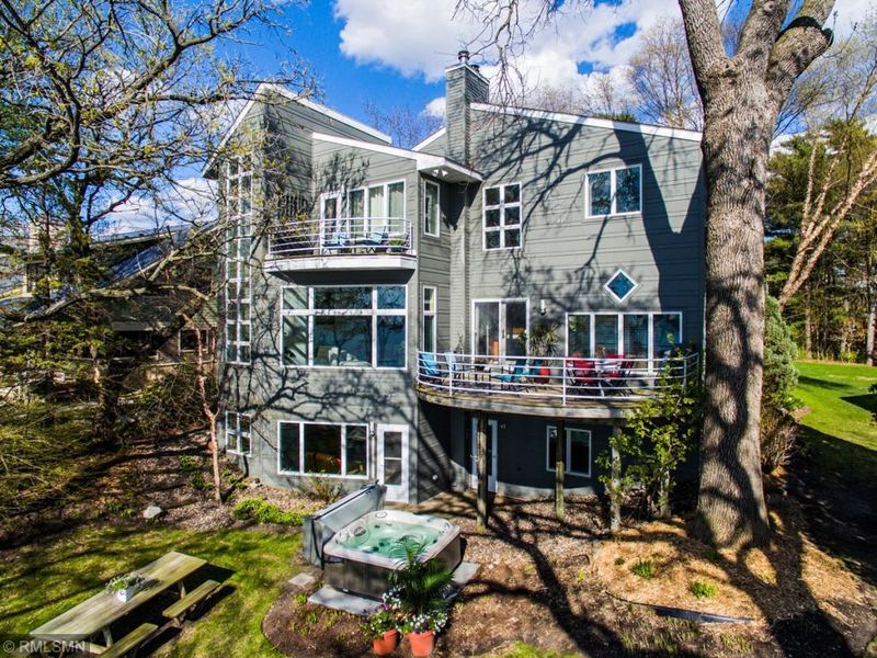 5399 Carlson Rd, Shoreview, MN 55126