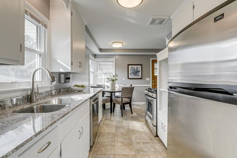 4112 France Ave S, Edina, MN 55416
