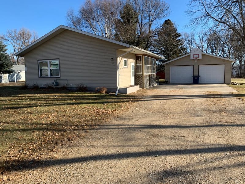 121 N 5th St, Dawson, MN 56232
