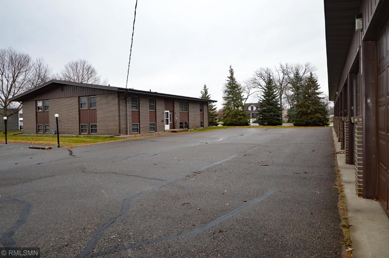 103 6th St NW, Little Falls, MN 56345