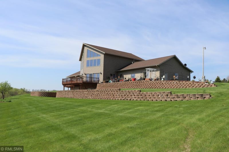 2322 365th Ave, Montevideo, MN 56265