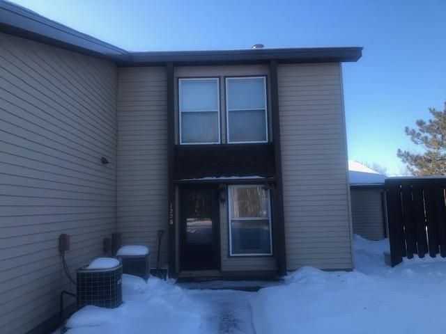 1228 Cedar Ln, Virginia, MN 55792
