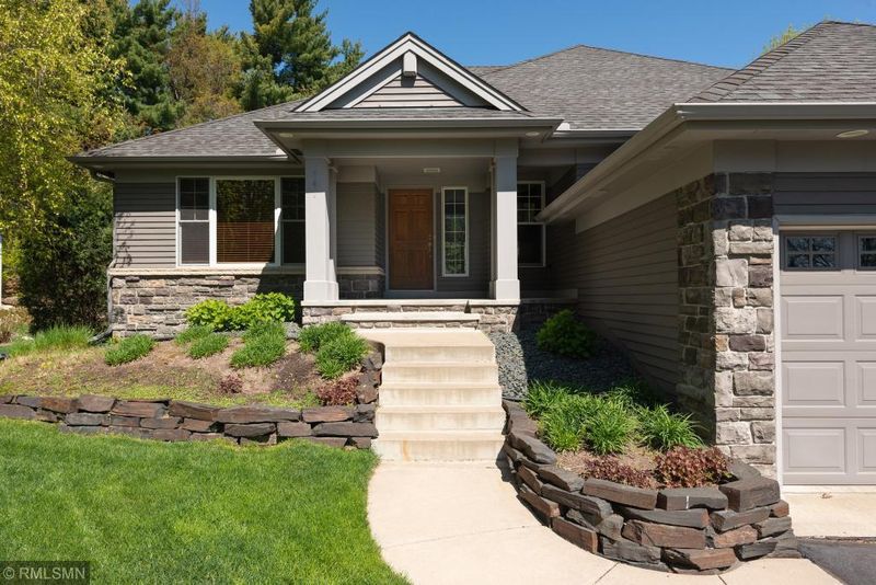 441 Vadnais Lake Dr, Saint Paul, MN 55127