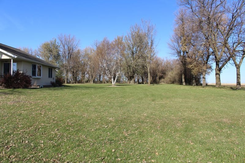 29619 Hesselroth Ave, Rushmore, MN 56168