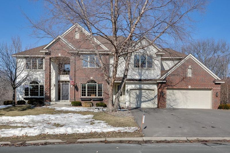 18492 Pathfinder Dr, Eden Prairie, MN 55347