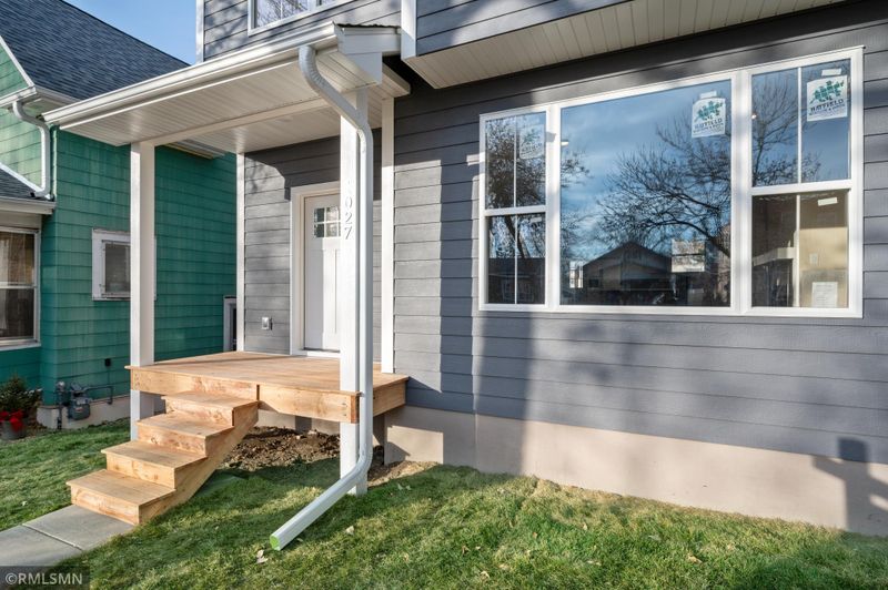 1027 Iglehart Ave, Saint Paul, MN 55104