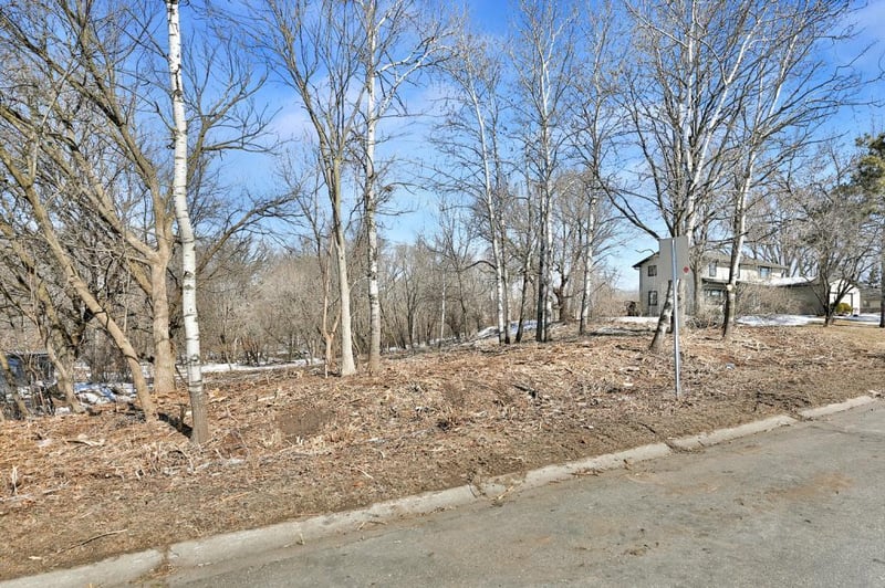 8340 Stillwater Blvd N, Lake Elmo, MN 55042
