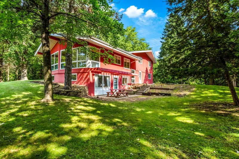 9995 Bennett Pl, Eden Prairie, MN 55347