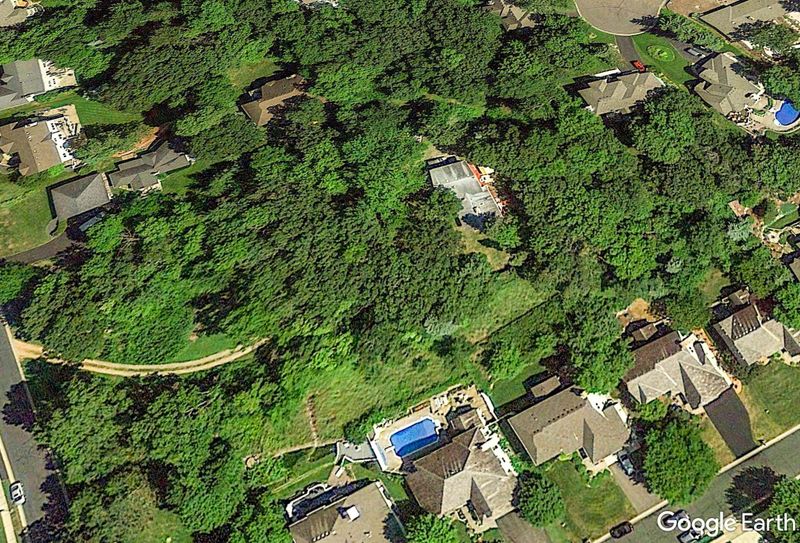9995 Bennett Pl, Eden Prairie, MN 55347
