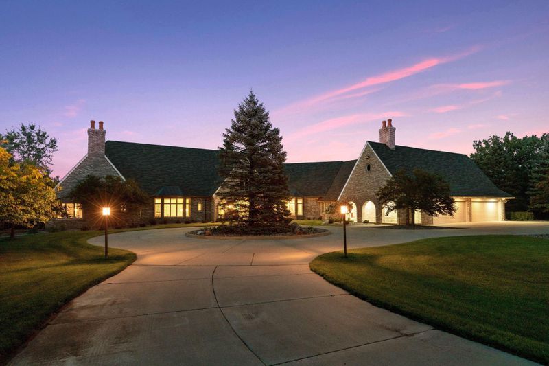 12151 Danbury Way, Rosemount, MN 55068