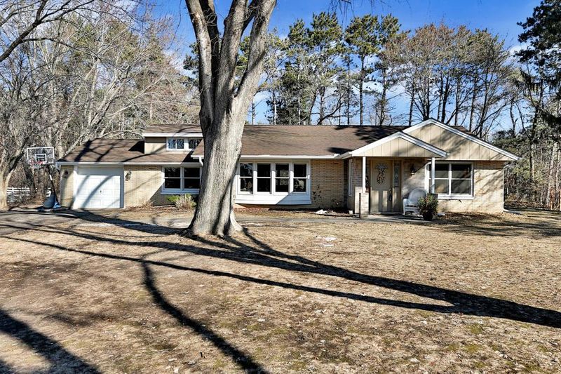 3527 Long Lake Rd E, Pine Springs, MN 55115