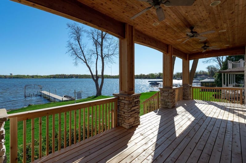 10550 S Shore Dr, Plymouth, MN 55441