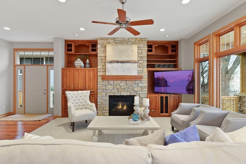 10550 S Shore Dr, Plymouth, MN 55441