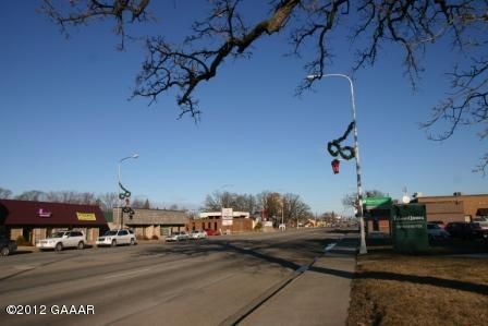 915 Broadway St, Alexandria, MN 56308