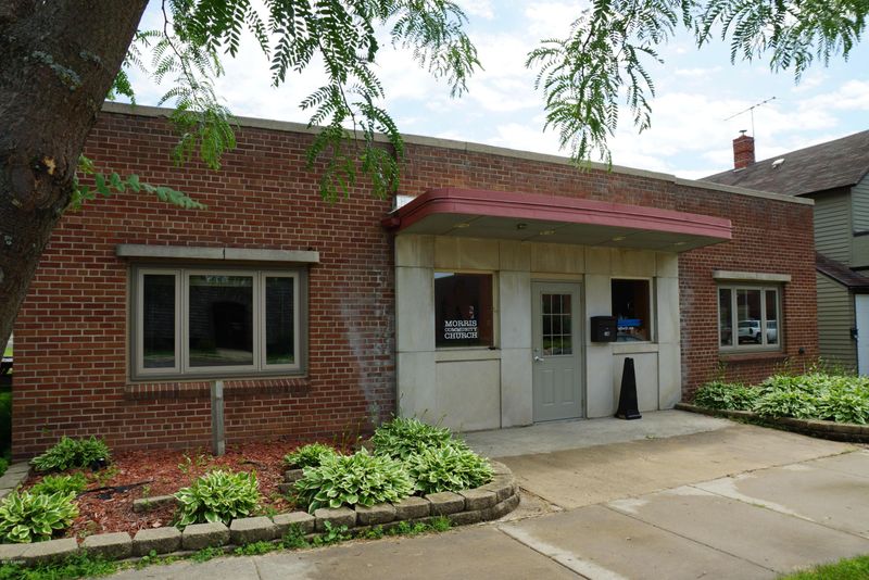 108 E 6th St, Morris, MN 56267