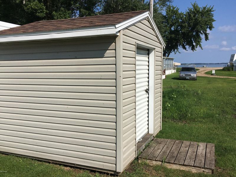 1230 Lake St E, Osakis, MN 56360