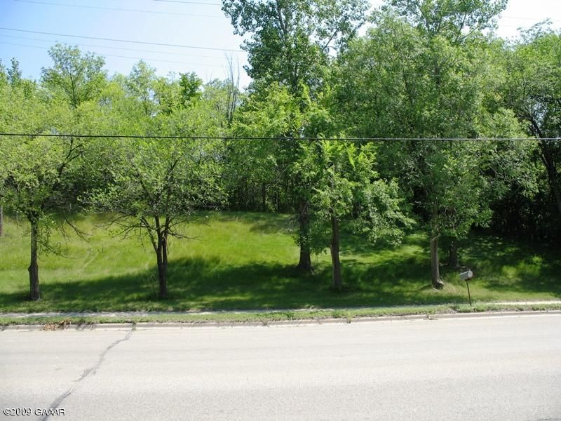 614 Franklin St N, Glenwood, MN 56334