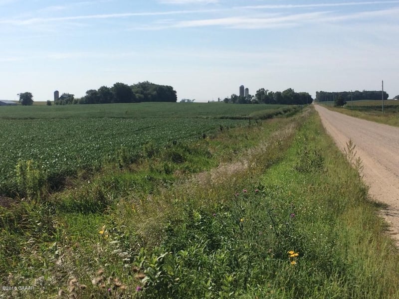 W Cemetery Rd SE, Villard, MN 56385