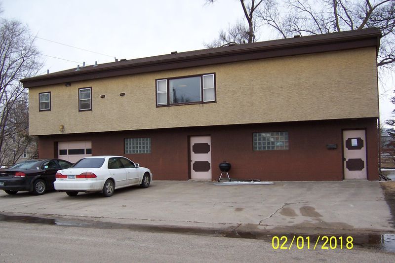 907 California Ave, Morris, MN 56267