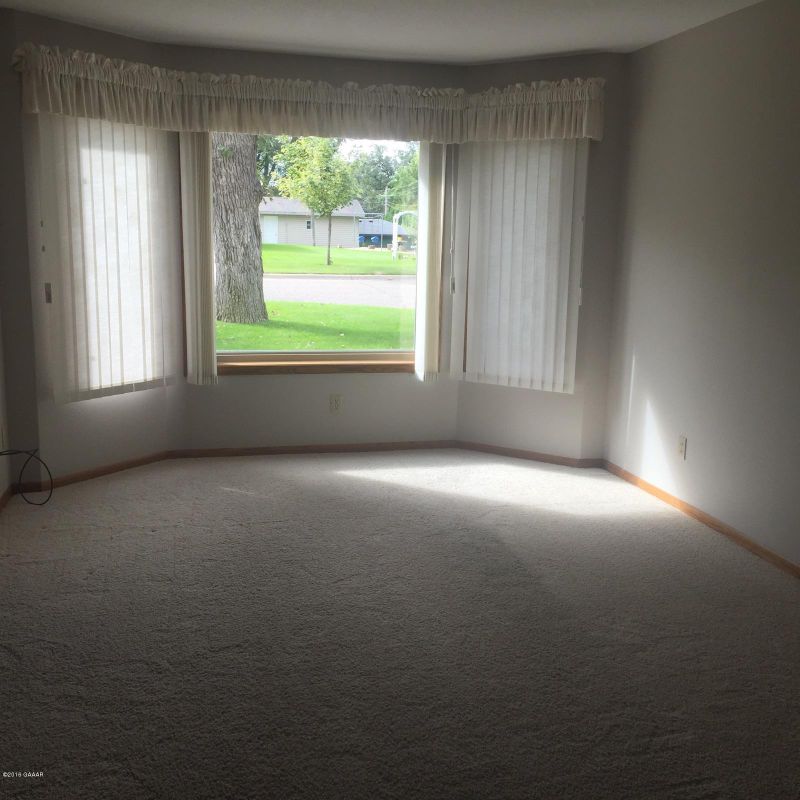 509 6th Ave W #110, Alexandria, MN 56308