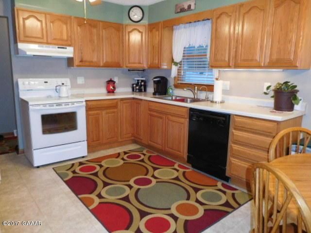 119 8th Ave NE, Elbow Lake, MN 56531