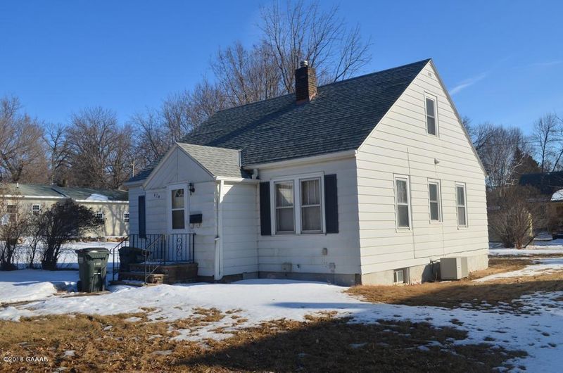 414 E Minnesota Ave, Glenwood, MN 56334
