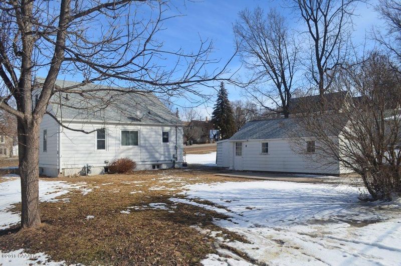 414 E Minnesota Ave, Glenwood, MN 56334