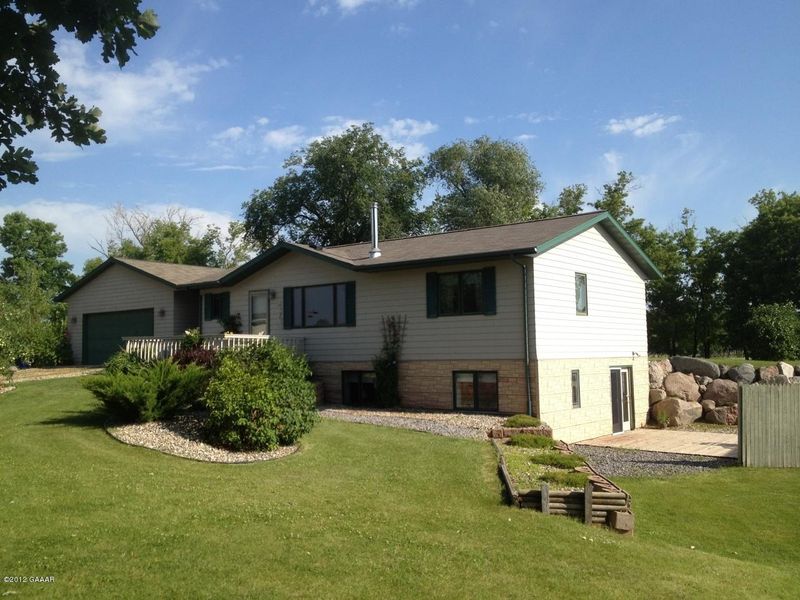 6120 Kitzke Rd Se, Alexandria, MN 56308