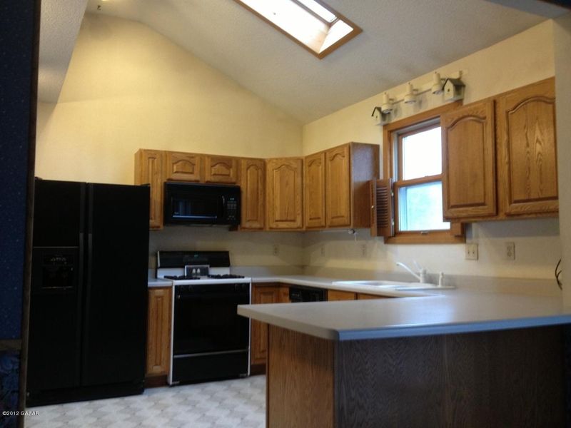 302 8th Ave E, Alexandria, MN 56308